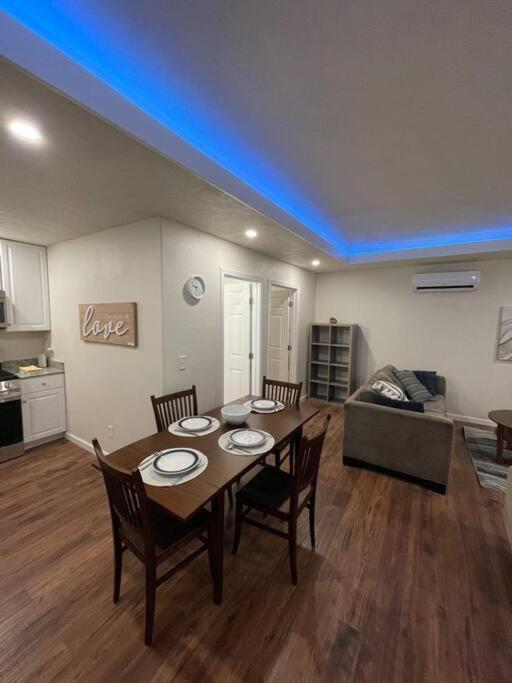 Brand New 2Br Cute Blue Led In North Fresnoアパートメント エクステリア 写真